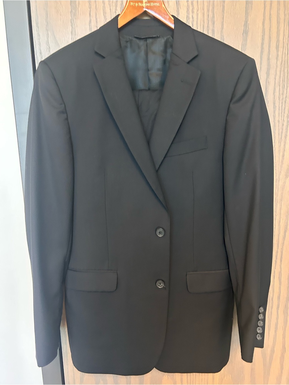 Men's Black Two-Button Suit Jacket - Classic Tailored Blazer